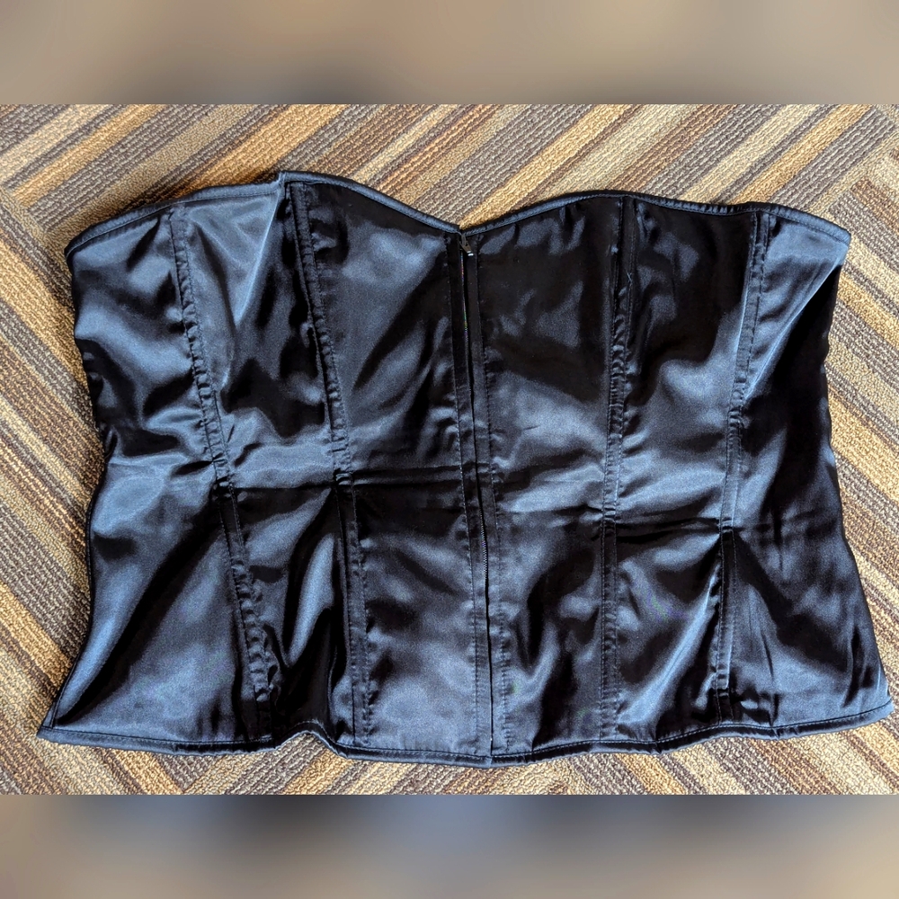 6X Daisy Lavish Zip Front Corset